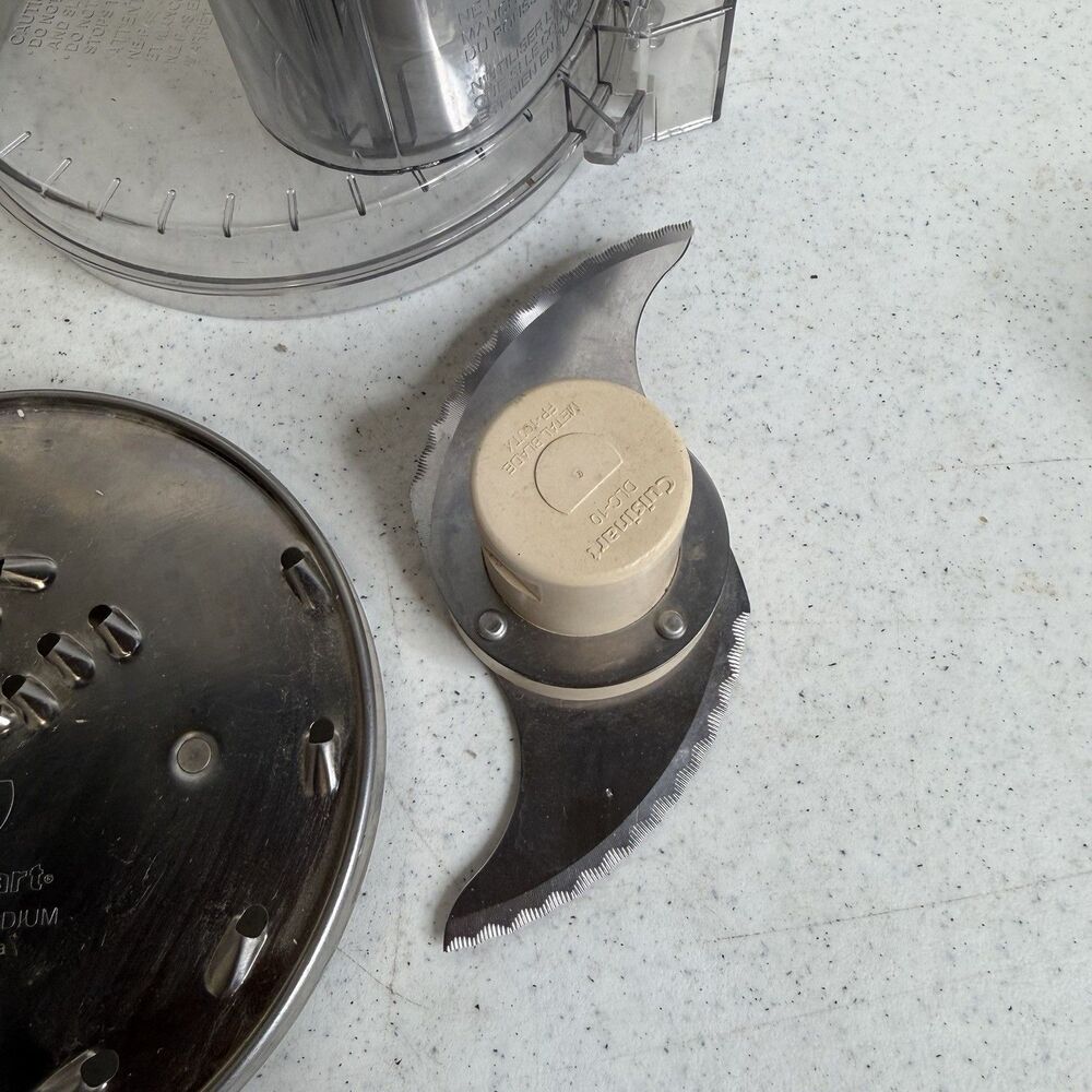 Cuisinart Original DLC-10 C TX Food Processor - Picture 4 of 10